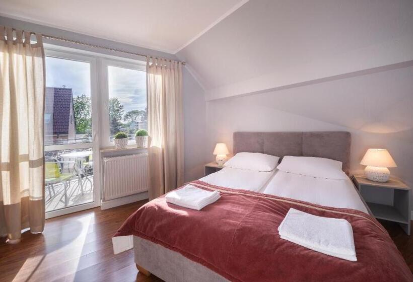 سوئیت با بالکن, Dom Atalia Wynajem Pokoi