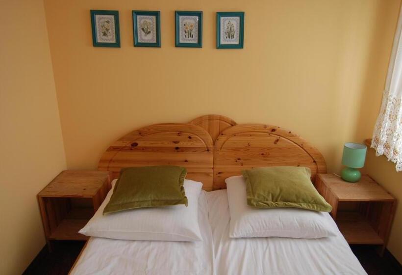 اتاق استاندارد سه نفره, Dom Atalia Wynajem Pokoi