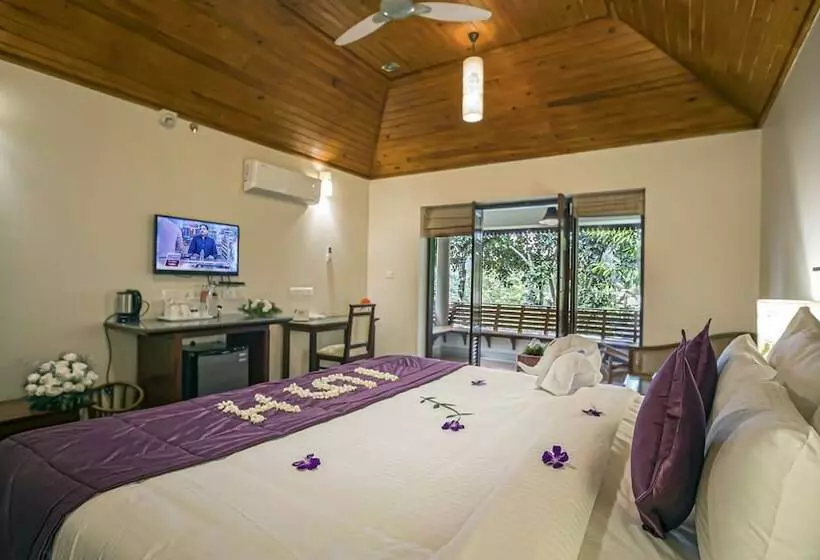 スタンダードインサイドビュールーム, Elephant Court Thekkady