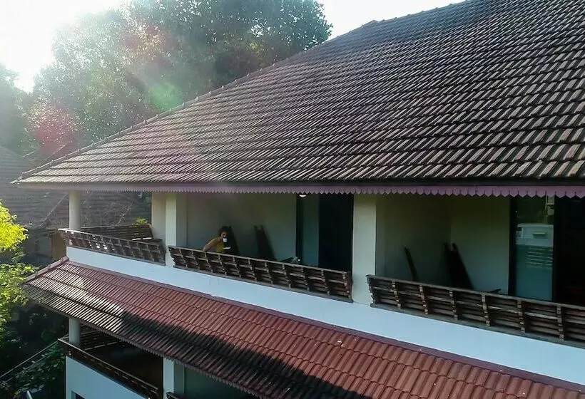 スタンダードインサイドビュールーム, Elephant Court Thekkady