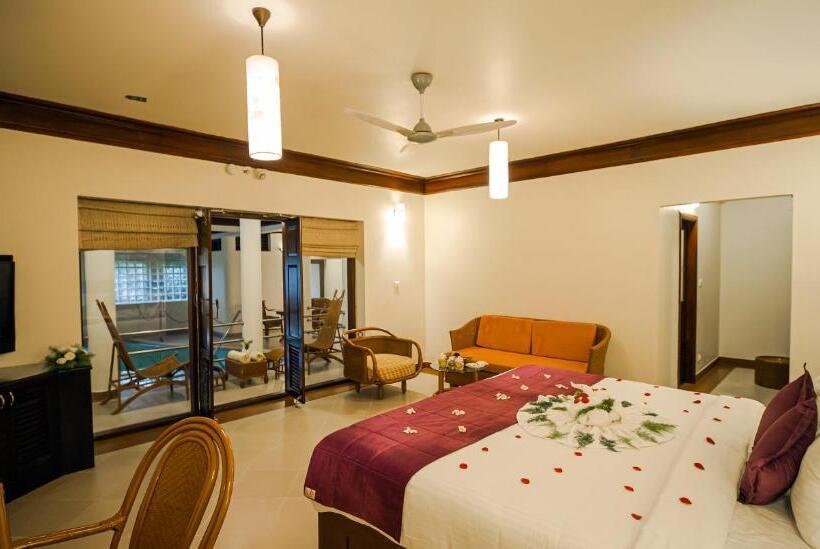 استودیوی استاندارد, Elephant Court Thekkady