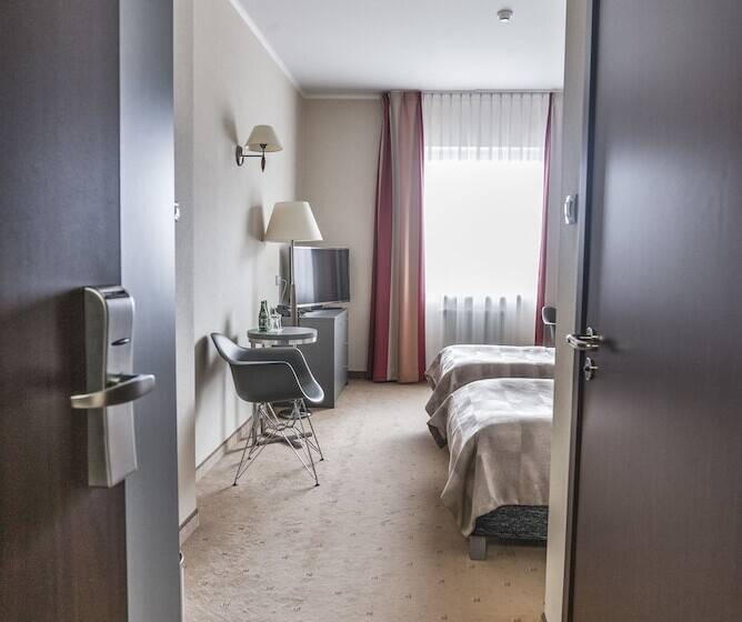 غرفة قياسية, Europa Starachowice