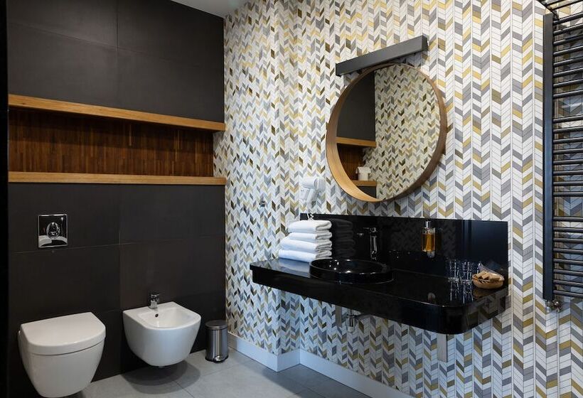 شقة غرفة واحدة, Europa Starachowice