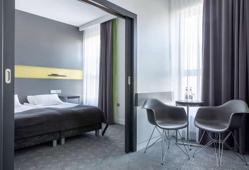 شقة غرفة واحدة, Europa Starachowice