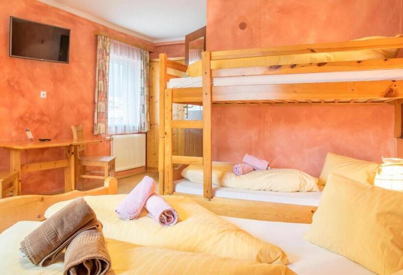 חדר משפחתי, Gell