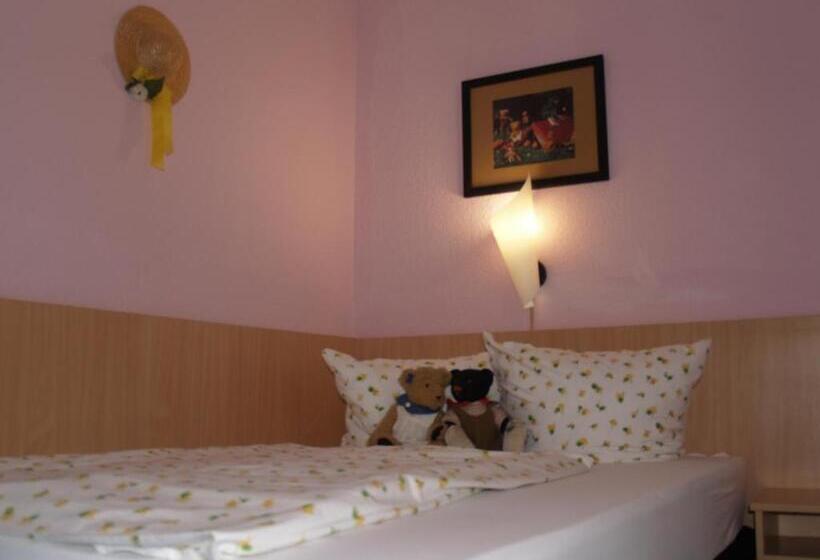 Номер Стандарт Индивидуальный, Goldenes Faß