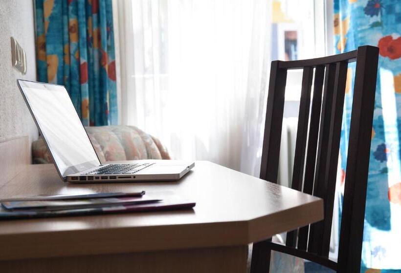 Номер Стандарт Индивидуальный, Goldenes Faß