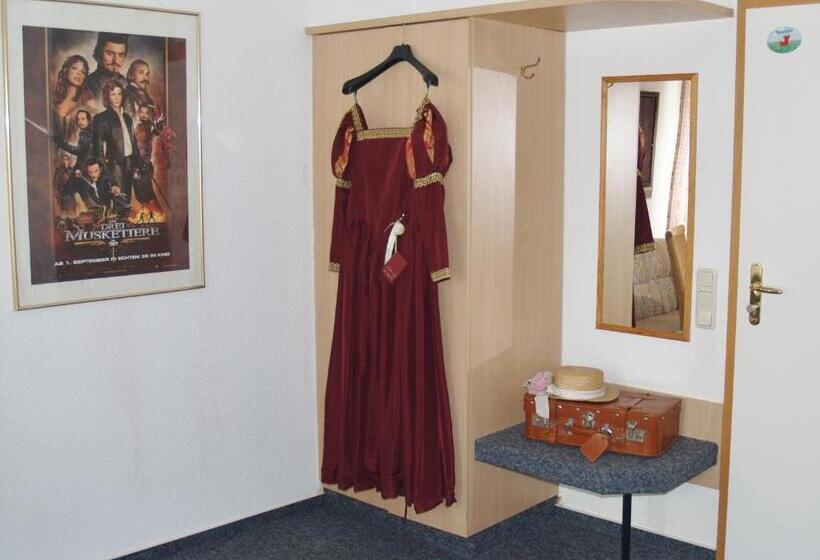 Номер Стандарт, Goldenes Faß