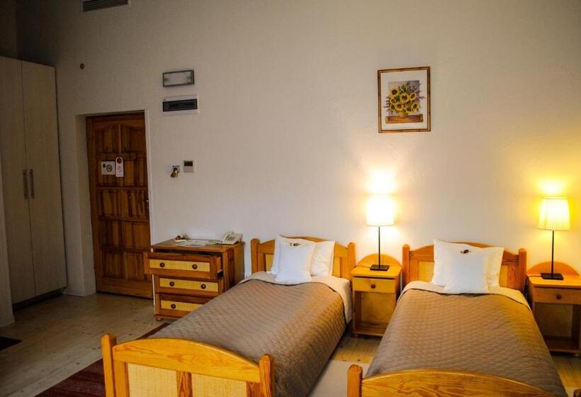 豪华三人间, Krak