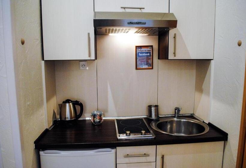 豪华三人间, Krak