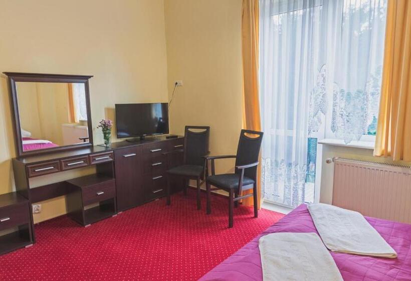 اتاق استاندارد با بالکن, Okulski Grand Rozewie