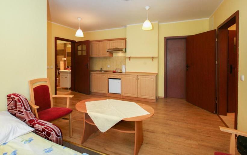 سوئیت 2 خوابه, Okulski Grand Rozewie