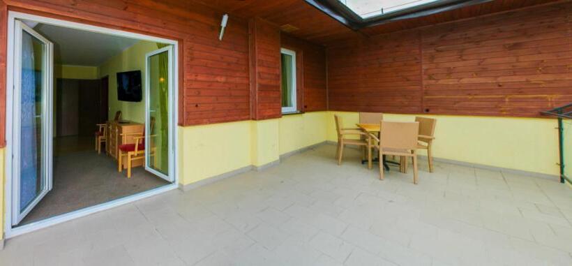 سوئیت 2 خوابه, Okulski Grand Rozewie