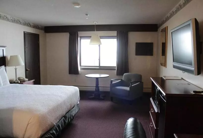 キングサイズベッドのスーペリアルーム, Shiretown Inn & Suites