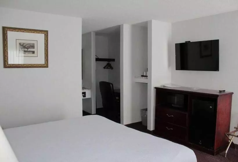 キングサイズベッドのスタンダードルーム, Shiretown Inn & Suites
