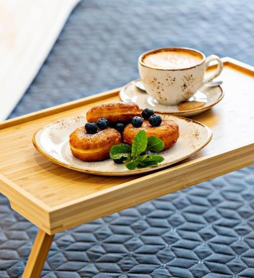 غرفة قياسية رباعية, Szuflada Rooms