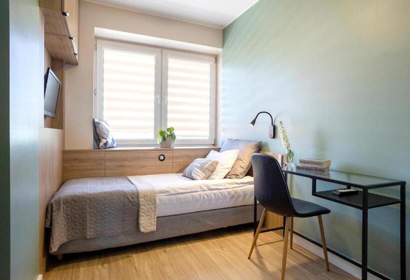 غرفة أساسية فردية, Szuflada Rooms