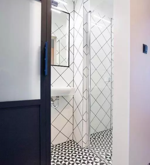 Basic Yhden Hengen Huone, Szuflada Rooms