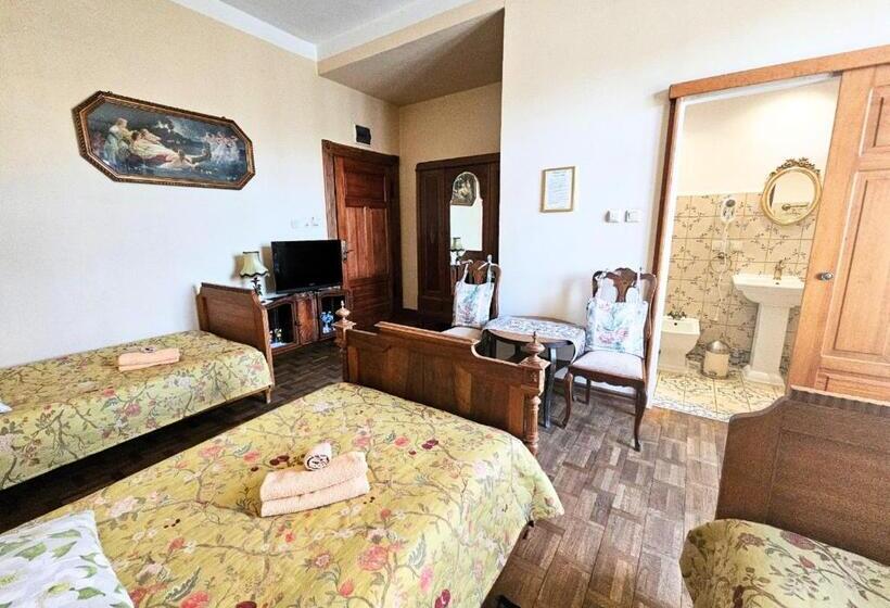 اتاق استاندارد سه نفره, Willa Bajka