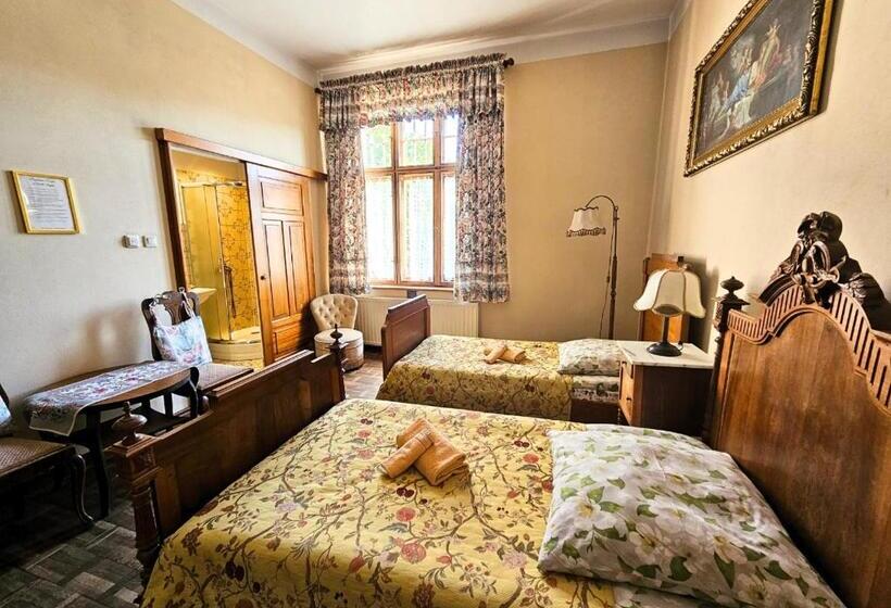 اتاق استاندارد سه نفره, Willa Bajka