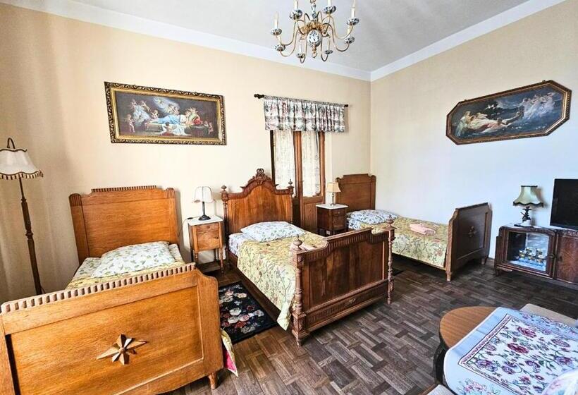 اتاق استاندارد سه نفره, Willa Bajka