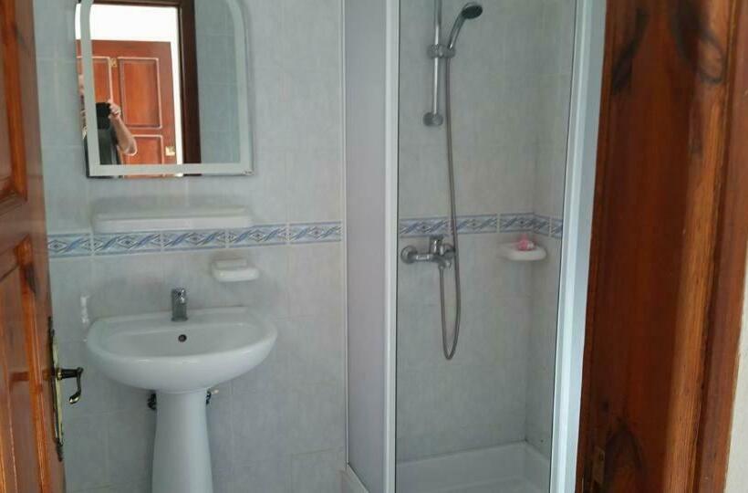 غرفة قياسية, Paradise