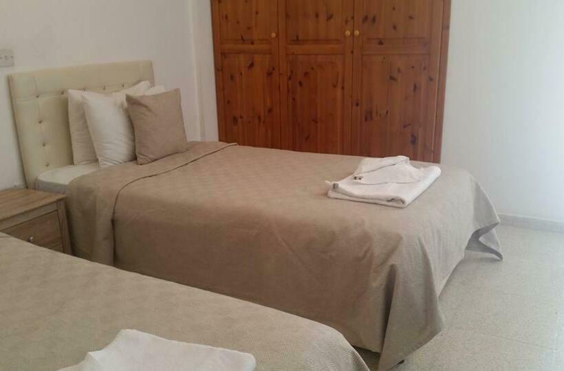 غرفة قياسية, Paradise