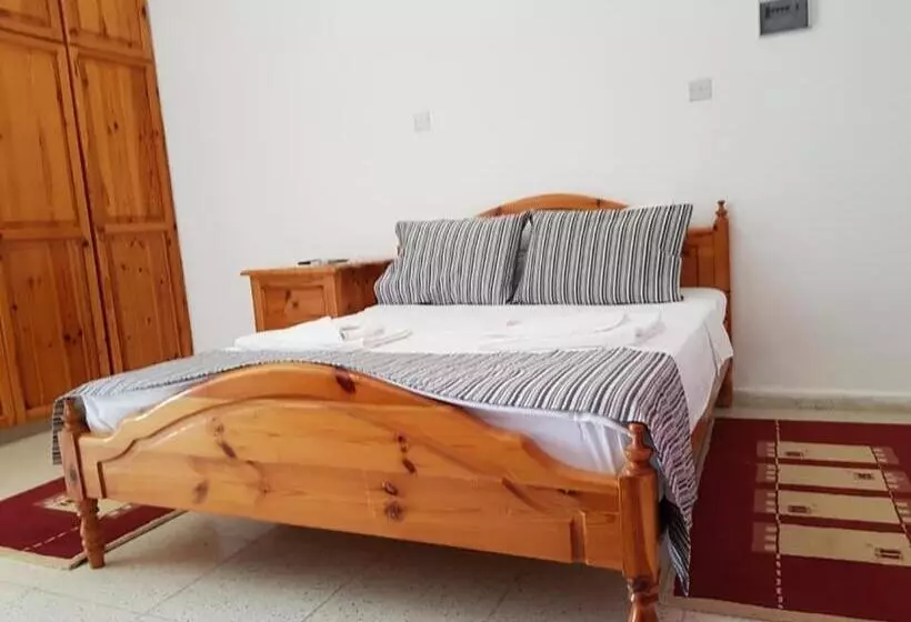 اتاق استاندارد یک نفره, Paradise