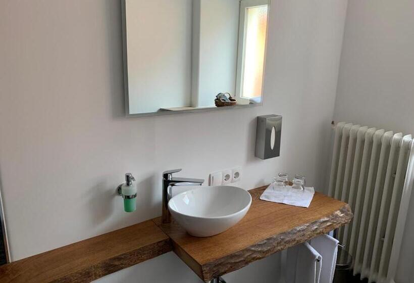 スタンダード4人部屋, Gasthof Zum Waldstein