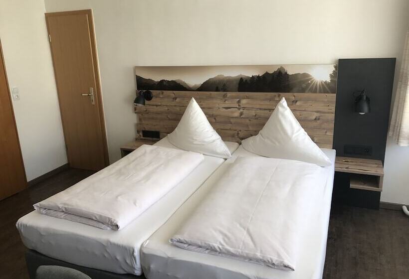 コンフォートルーム, Gasthof Zum Waldstein