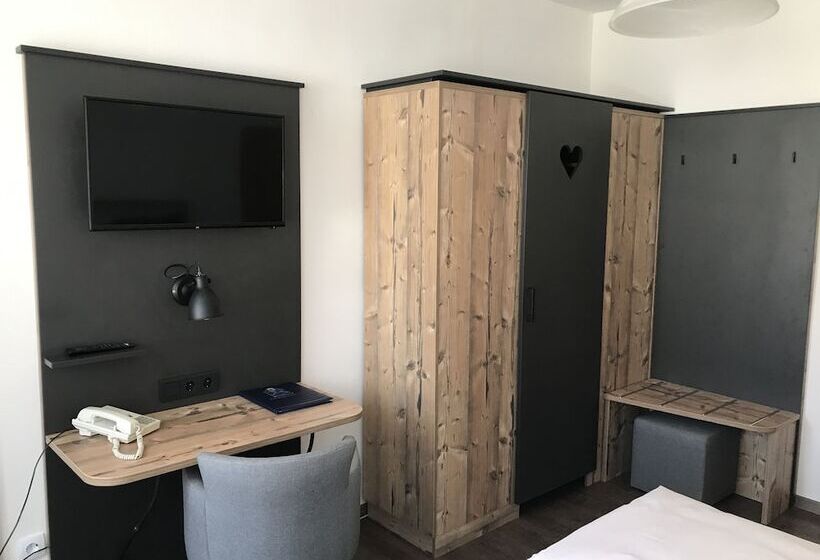 コンフォートルーム, Gasthof Zum Waldstein