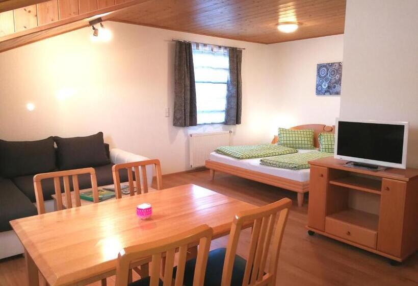 Семейный Номер Вид на Горы, Schusterbauer