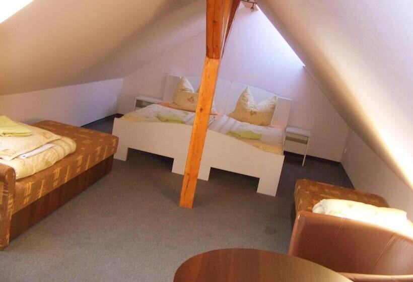 패밀리 룸, Villa Carmen