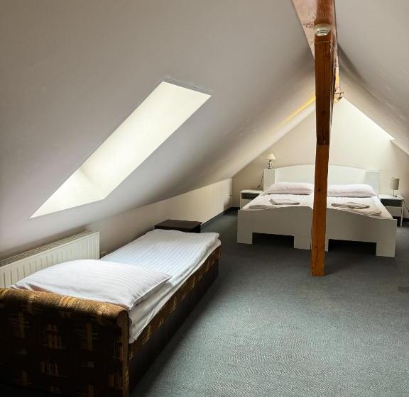 패밀리 룸, Villa Carmen