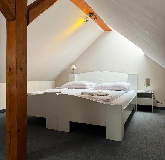 패밀리 룸, Villa Carmen