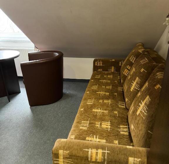 패밀리 룸, Villa Carmen