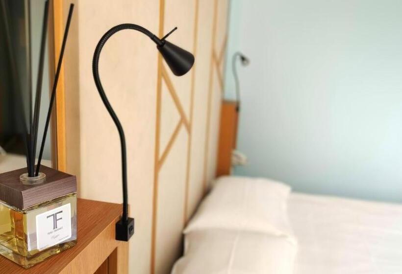 غرفة سوبيريور ثلاثية, Catania Sea Palace