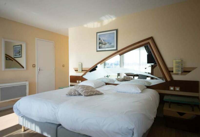 غرفة عائلية, Le Crystal Dinard Plage