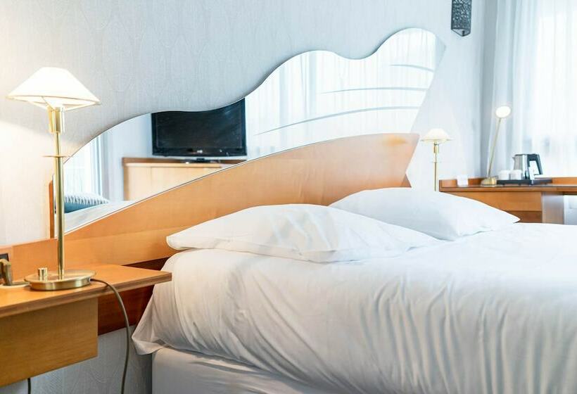 غرفة عائلية, Le Crystal Dinard Plage