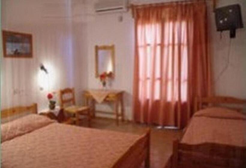 اتاق خانوادگی, Christos Guesthouse