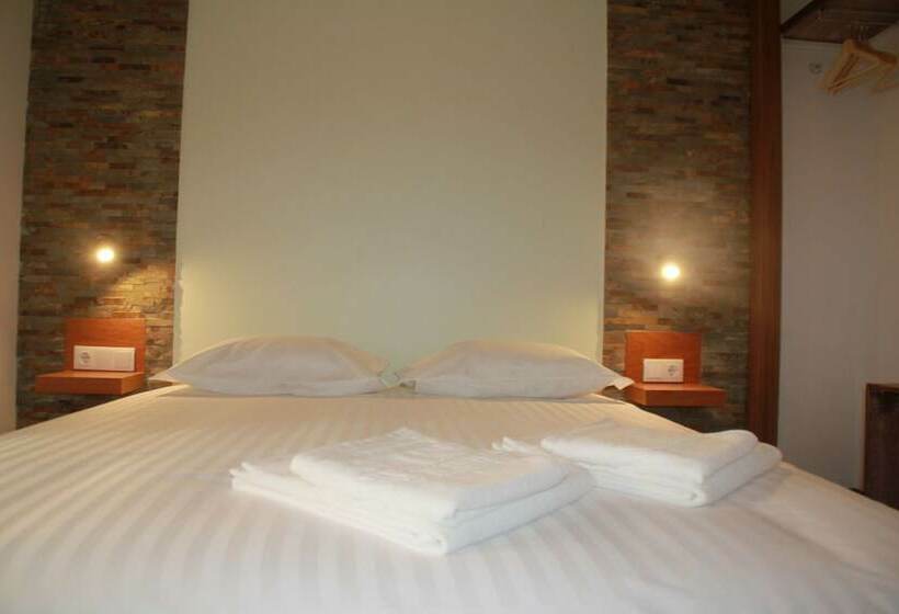 Апартаменты 1 Спальня Вид на Сад, Verdemar Guest House