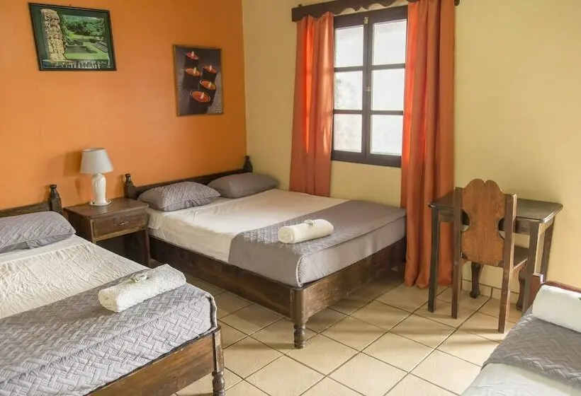 اتاق خانوادگی, Berakah B&b