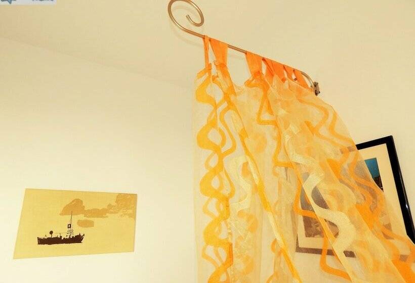 آپارتمان 1 خوابه همکف, Evelina Beach Pension A Breath Away From The Black Beach Offer Plenty Of Accommodation Type To Suit