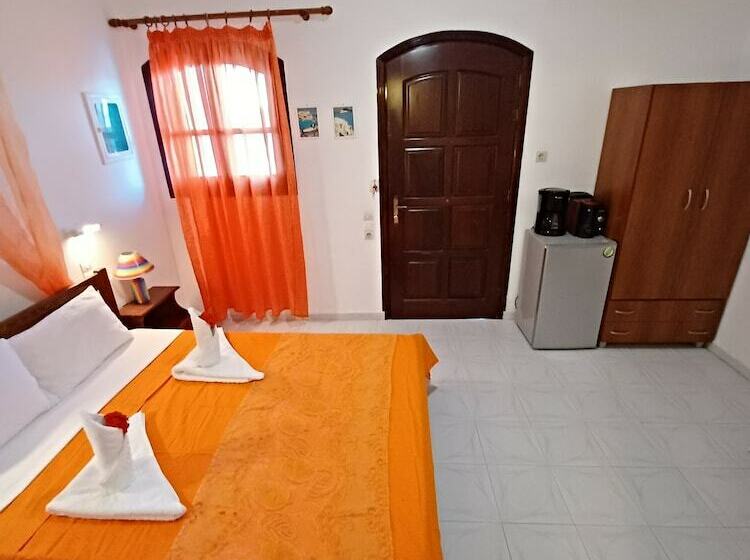 آپارتمان 1 خوابه همکف, Evelina Beach Pension A Breath Away From The Black Beach Offer Plenty Of Accommodation Type To Suit