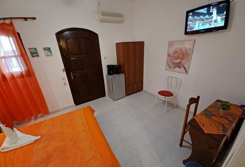 آپارتمان 1 خوابه همکف, Evelina Beach Pension A Breath Away From The Black Beach Offer Plenty Of Accommodation Type To Suit