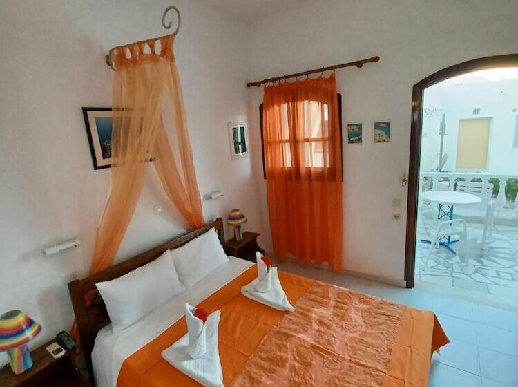 آپارتمان 1 خوابه همکف, Evelina Beach Pension A Breath Away From The Black Beach Offer Plenty Of Accommodation Type To Suit