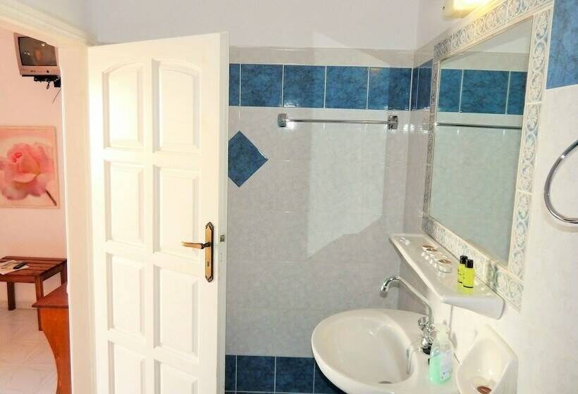 آپارتمان 1 خوابه همکف, Evelina Beach Pension A Breath Away From The Black Beach Offer Plenty Of Accommodation Type To Suit