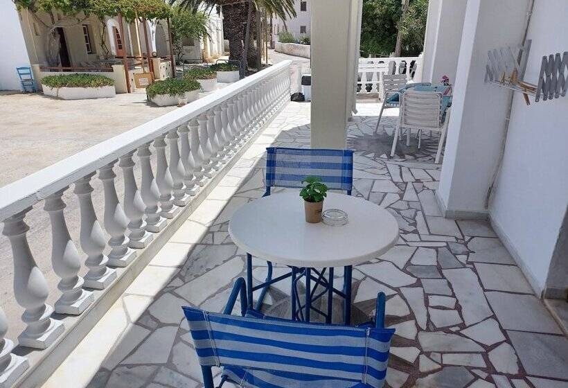 آپارتمان 1 خوابه همکف, Evelina Beach Pension A Breath Away From The Black Beach Offer Plenty Of Accommodation Type To Suit