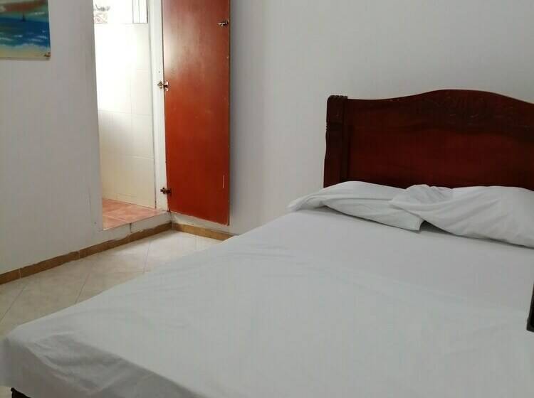 带双人床的基本房间, Cabañas De Tolú