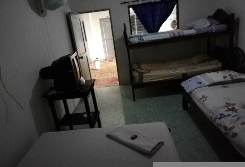 带双人床的基本房间, Cabañas De Tolú